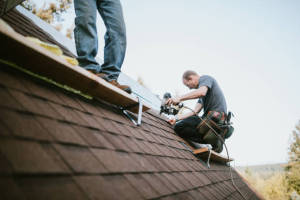 Local Roofers in Hollow Rock, TN